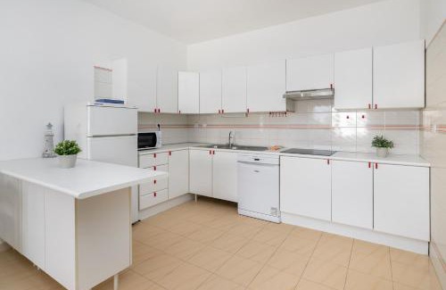 Alporchinhos Apartamento | Acqua Vista - Family & Pool & 300M from BEACH