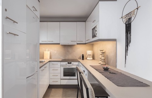 Koukaki Apartamento | Acropolis Stylish Condo, con amplio balcón, junto al metro y la Acrópolis.
