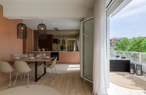 Monastiraki Apartamento | Acropolis View Plunge Pool Loft