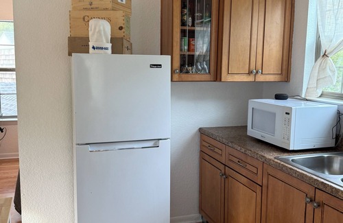 Westcliff Apartamento | Across from TCU Leasing at 1500 month all utilities and wifi included in June.