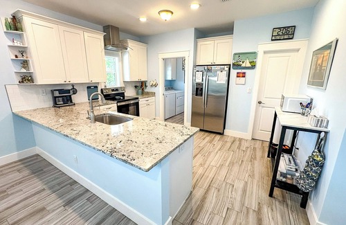 Carrabelle Casa | Across The Bay Stay - New Listing!