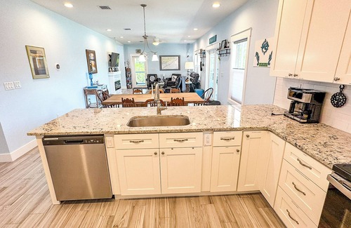 Carrabelle Casa | Across The Bay Stay - New Listing!