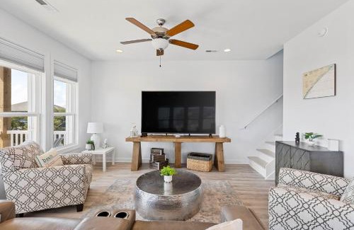 Surf City Casa | Across the Pond