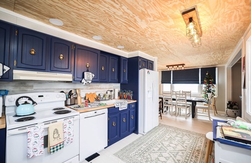 Lower Township Casa | Across the street from the beach!
