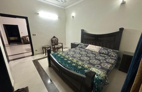 Bahria Town Apartamento | Active - Bahria Town - Independent Beautiful 10 marla Portion near Talwar chouk