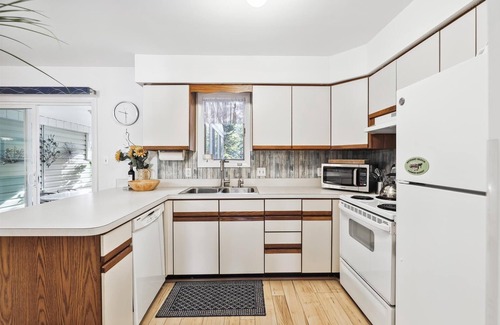 Bethany Beach Casa | Activities included up to $300 FREE PER WEEK!! Perfect family vacation getaway only a short stroll from the surf and sand! Recharge with friends and family alongside the salt water swimming pool!