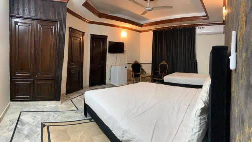 F-7 Sector Casa | AD Guest House