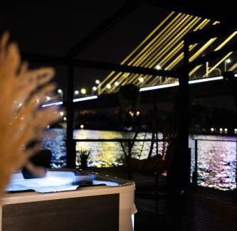 Cukarica Casa | ADA MOMENT Splav- kuca na reci Beograd- Floating House on SAVA RIVER ,Belgrade