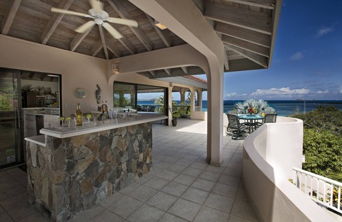 Spanish Town Villa | Villa de lujo con fantásticas vistas impregnada de privacidad