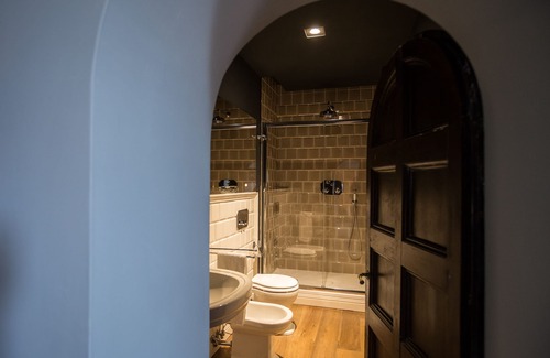 Santo Spirito Cama Y Desayuno | AdAstra Suites