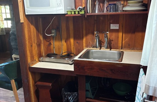 East Kootenay Cabina | Addison's Bungalows