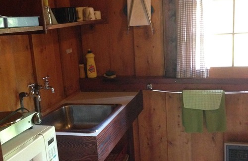East Kootenay Cabina | Addison's Bungalows