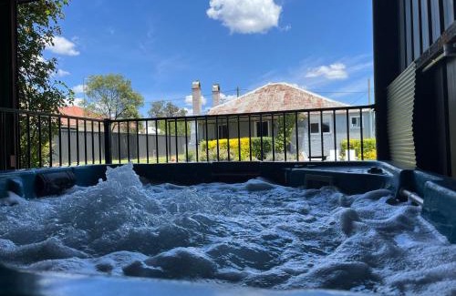 Stanthorpe Casa | Addisons Stanthorpe with hot tub