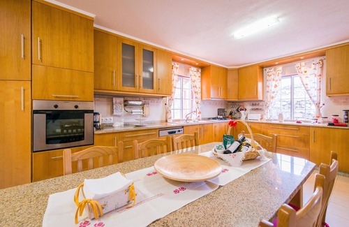 Calheta de Nesquim Casa | Casa de vacaciones Adega Pedra do Lagar, junto al mar y las montañas, ideal para familias