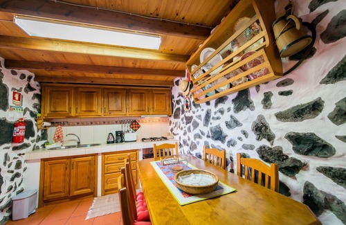 Calheta de Nesquim Cabaña | Casa de vacaciones Adega Velha, junto al mar y las montañas, ideal para parejas