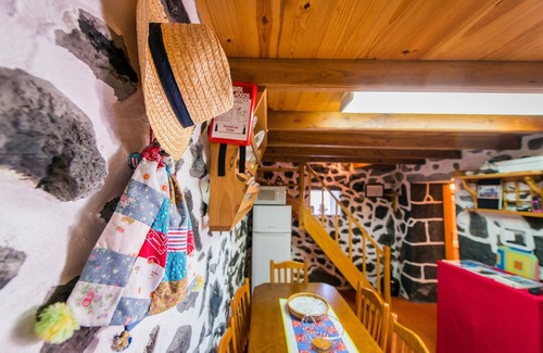 Calheta de Nesquim Cabaña | Casa de vacaciones Adega Velha, junto al mar y las montañas, ideal para parejas