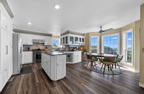 Russellville Casa | Adeline's Lake View, Elegant Lake View Home in Gated Community, Sleeps 15