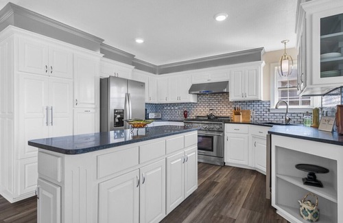 Russellville Casa | Adeline's Lake View, Elegant Lake View Home in Gated Community, Sleeps 15