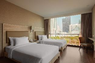 Nana Hotel | Adelphi Suites Bangkok