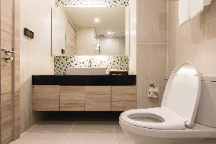 Nana Hotel | Adelphi Suites Bangkok