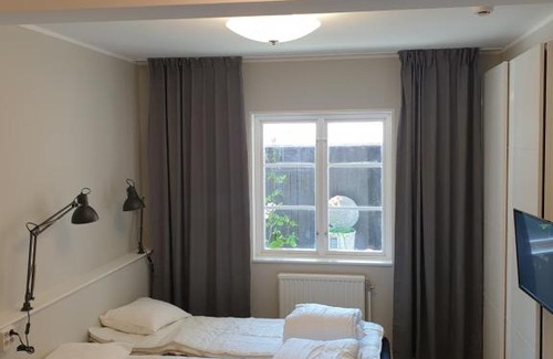 Innerstaden Apartamento | Adelsgatan 36 lägenhetshotell, Gotland Living and Meeting