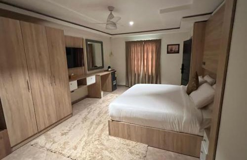 Kumasi Cama Y Desayuno | Adenab Jay Guest House