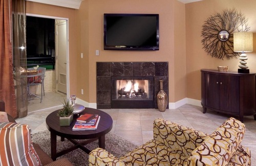 Las Vegas Complejo | Adjancent to the Sphere- Just Off the Las Vegas Strip-Desert Club Resort- 2 Bd.