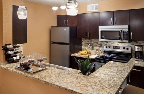Las Vegas Complejo | Adjancent to the Sphere- Just Off the Las Vegas Strip-Desert Club Resort- 2 Bd.