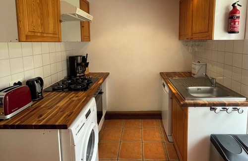 Saint-Nicolas-du-Pelem Casa | Adjoining houses with heated pool, WIFI, kid friendly