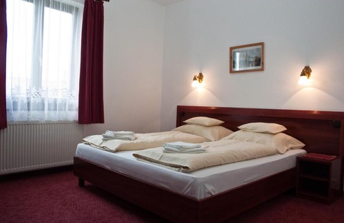 Budaors Hotel | Adler Hotel
