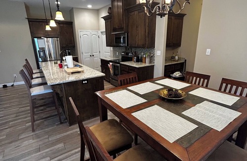 South Side Casa | Admirable southside location!