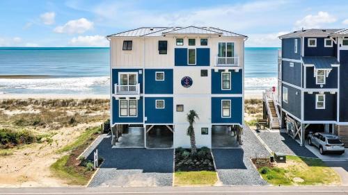 Oak Island Casa | Admiral's Lodge