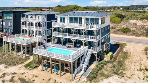 Oak Island Casa | Admiral's Lodge