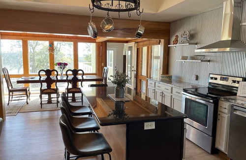 St. Marys Casa | Admirals Lookout, Luxury 3 Suite waterfront home with deep water boat dock