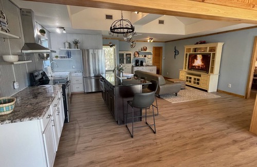 St. Marys Casa | Admirals Lookout, Luxury 3 Suite waterfront home with deep water boat dock