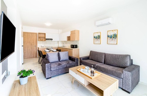 Universal Apartamento | Adolina One Bedroom Apartment 303 by Ezoria Villas