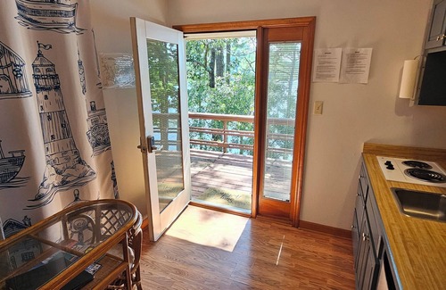 Oriental Casa | Adorable 1 Bedroom waterfront with kitchenette private dock pet friendly