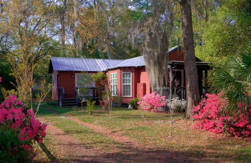 Pigeon Point Casa | Adorable 2 Bed, 2 Bath Cottage in Historic Beaufort 30 Day Minimum Stay