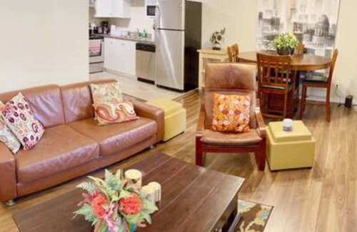 Northwest Edmonton Casa | Adorable 2-bedroom place with in-suite laundry