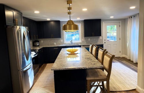 Frazer Casa | Adorable 2 story 4-bedroom new construction single family w central air, WiFi