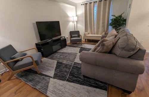 Amherstview Casa | Adorable 4 bed,3 bath house