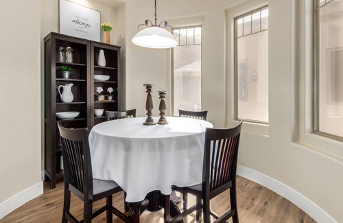 Tramonto Casa | Adorable 4 bedroom close to community facilities! Close to TSMC