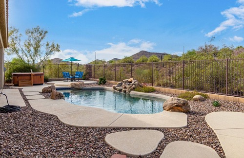 Tramonto Casa | Adorable 4 bedroom close to community facilities! Close to TSMC