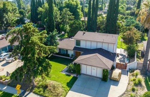 Granada Hills North Casa | Adorable 4 bedroom home with Pool & more