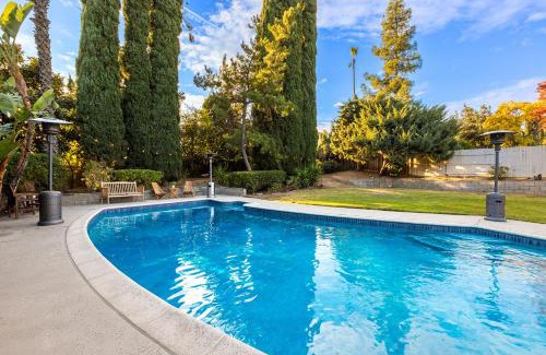 Granada Hills North Casa | Adorable 4 bedroom home with Pool & more