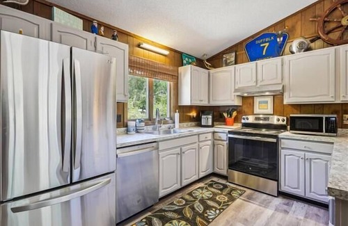 Southern Shores Casa | Adorable 4 BR, short walk to the beach in Southern Shores!