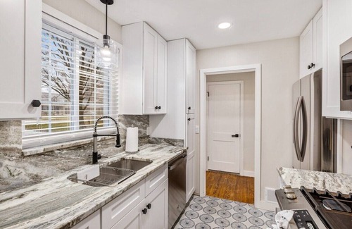 Lathrup Village Casa | Adorable 5BR/3.5BA StayArbor Home!
