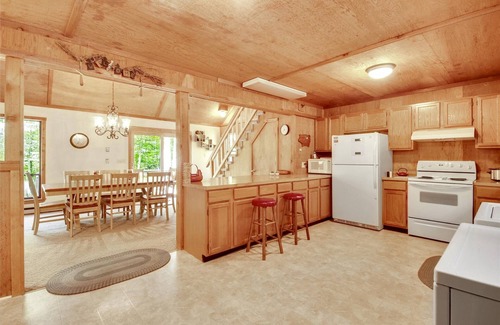 Old Timberline Casa | ¡La cabina de montaña adorable y asequible lo tiene todo y luego algunos!