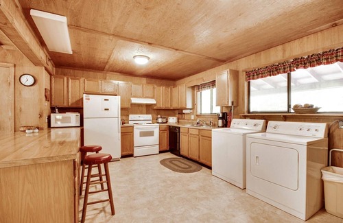 Old Timberline Casa | ¡La cabina de montaña adorable y asequible lo tiene todo y luego algunos!