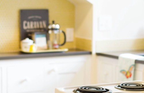 Newberg Apartamento | Adorable attic cottage in the heart of Oregon Wine Country.